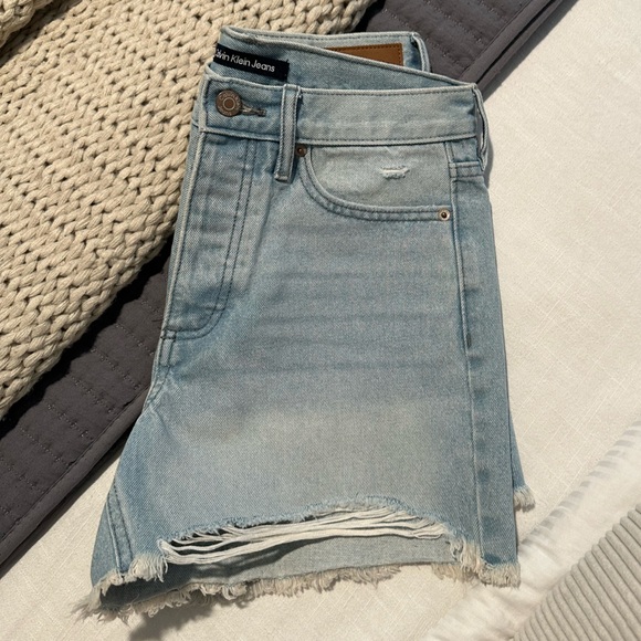 Calvin Klein jean shorts - Picture 3 of 4